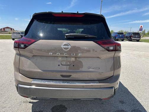 Baja Storm Metallic/Super Black 2025 Nissan Rogue SL