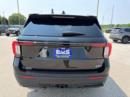 Agate Black Metallic 2026 Ford Explorer ST-Line