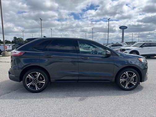 2024 Ford Edge ST