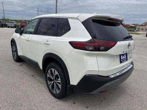 Pearl White Tricoat 2023 Nissan Rogue SV