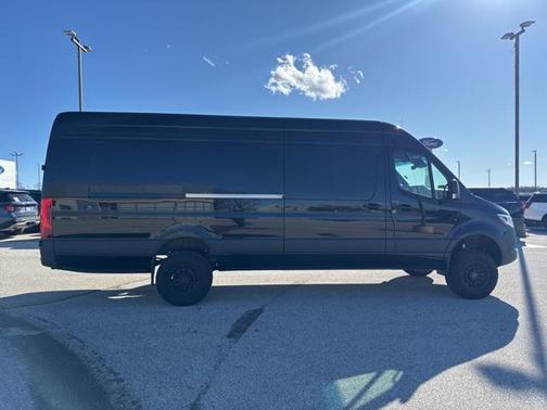 2025 Mercedes-Benz Sprinter 2500 Cargo 170 WB