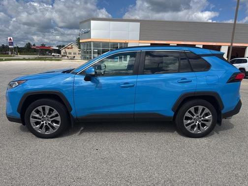 2021 Toyota RAV4 XLE Premium