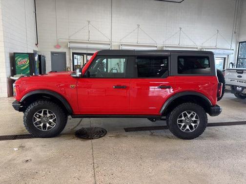 RACE RED 2024 Ford Bronco Badlands