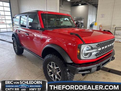 RACE RED 2024 Ford Bronco Badlands