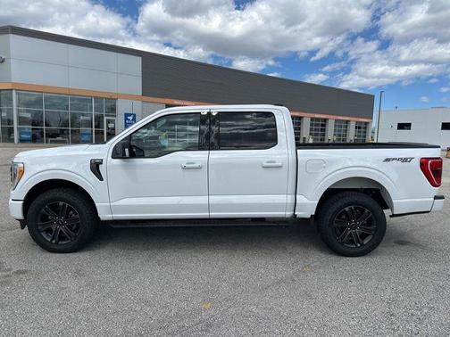 OXFORD WHITE 2022 Ford F-150 XLT