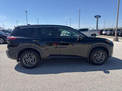 Super Black 2023 Nissan Rogue S