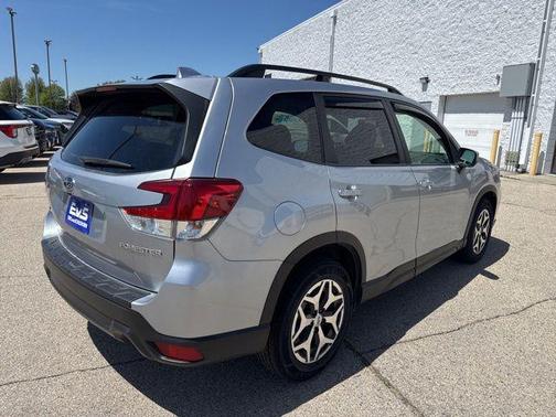 Ice Silver Metallic 2020 Subaru Forester Premium