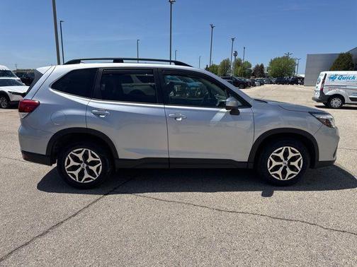 Ice Silver Metallic 2020 Subaru Forester Premium
