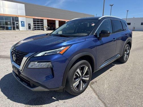 Caspian Blue Metallic/Super Black 2023 Nissan Rogue SL