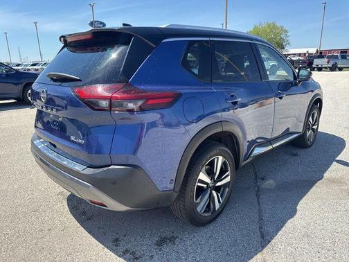 Caspian Blue Metallic/Super Black 2023 Nissan Rogue SL