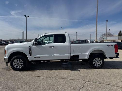 OXFORD WHITE 2023 Ford F-250 XLT