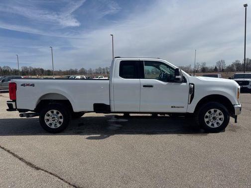 OXFORD WHITE 2023 Ford F-250 XLT