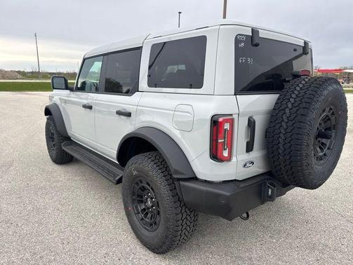 AVALANCHE GRAY 2026 Ford Bronco Outer Banks