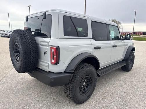 AVALANCHE GRAY 2026 Ford Bronco Outer Banks