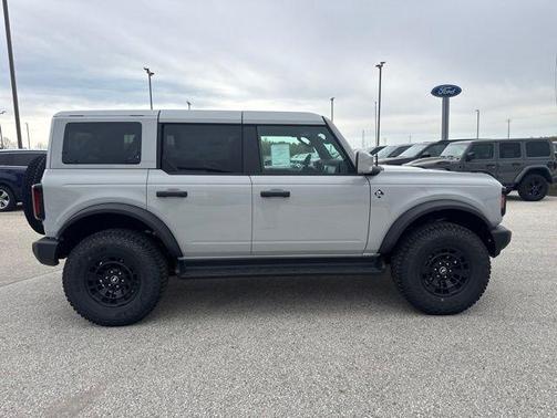AVALANCHE GRAY 2026 Ford Bronco Outer Banks
