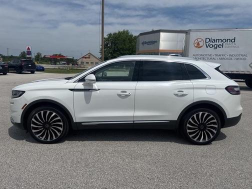 2022 Lincoln Nautilus Black Label