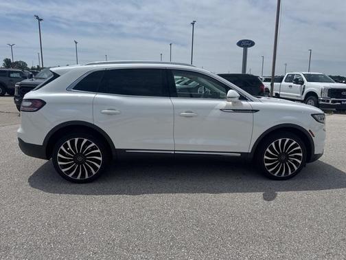 2022 Lincoln Nautilus Black Label