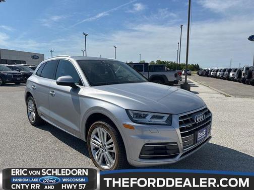 Silver Metallic 2018 Audi Q5 2.0T Tech Premium