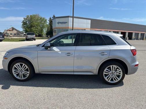 Silver Metallic 2018 Audi Q5 2.0T Tech Premium