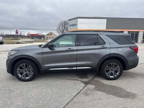 Carbonized Gray Metallic 2025 Ford Explorer Active