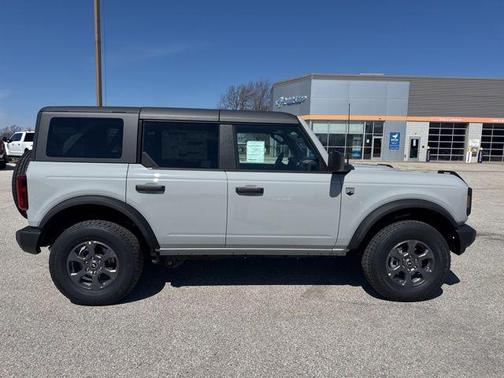 Avalanche Gray 2026 Ford Bronco Big Bend