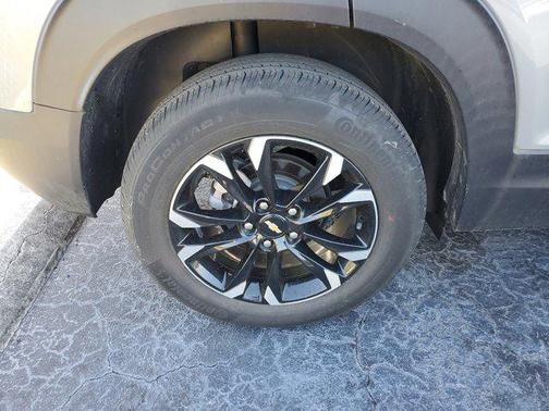 Sterling Gray Metallic 2023 Chevrolet Trailblazer LT