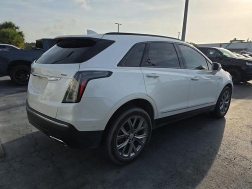 Crystal White Tricoat 2020 Cadillac XT5 Sport