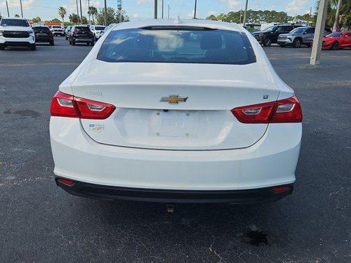 Summit White 2023 Chevrolet Malibu FWD 1LT