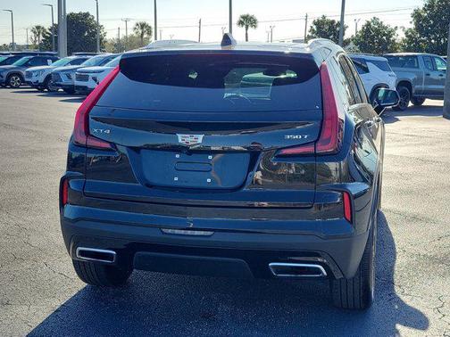 2025 Cadillac XT4 Premium Luxury