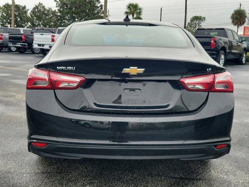 2022 Chevrolet Malibu FWD LT