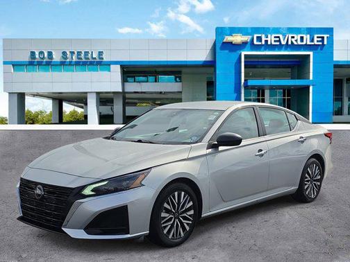 Brilliant Silver Metallic 2024 Nissan Altima 2.5 SV