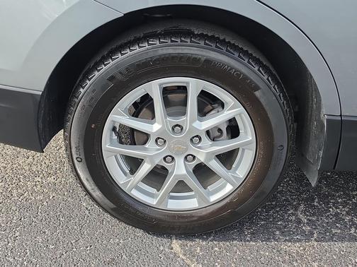 Sterling Gray Metallic 2024 Chevrolet Equinox 1LT
