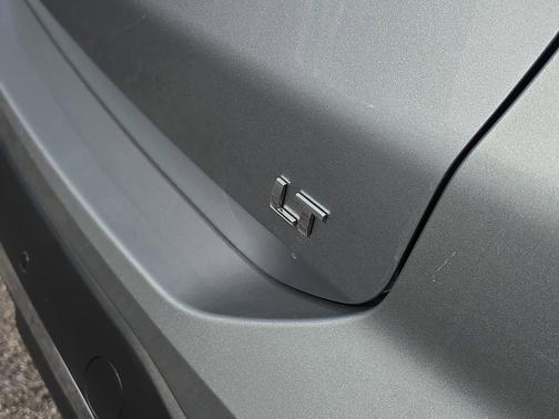 Sterling Gray Metallic 2024 Chevrolet Equinox 1LT