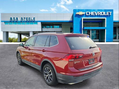 Cardinal Red Metallic 2019 Volkswagen Tiguan 2.0T SE