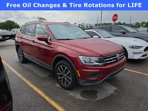 Cardinal Red Metallic 2019 Volkswagen Tiguan 2.0T SE