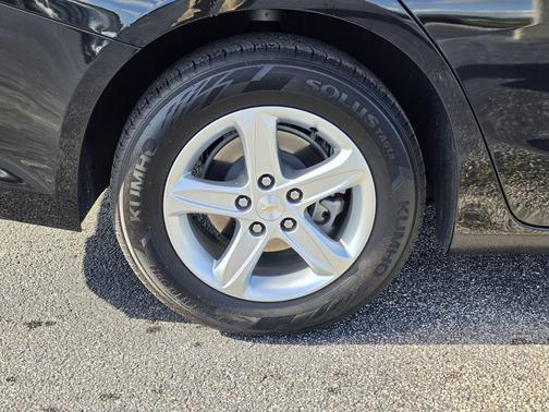 Mosaic Black Metallic 2024 Chevrolet Malibu FWD 1LT