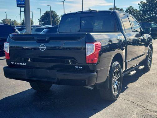 2024 Nissan Titan SV