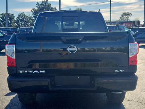 2024 Nissan Titan SV