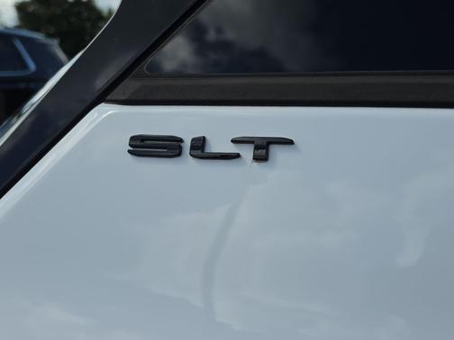 Summit White 2023 GMC Terrain SLT