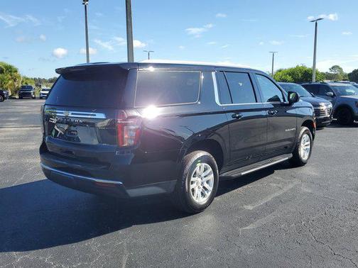 2022 Chevrolet Suburban LS