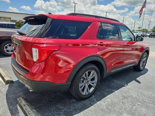 Rapid Red Metallic Tinted Clearcoat 2021 Ford Explorer XLT