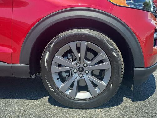 Rapid Red Metallic Tinted Clearcoat 2021 Ford Explorer XLT
