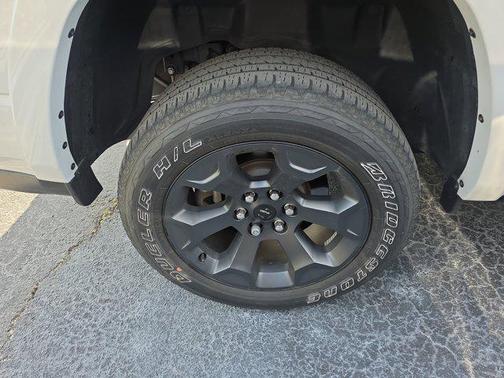 Bright White Clearcoat 2025 RAM 1500 Big Horn/Lone Star