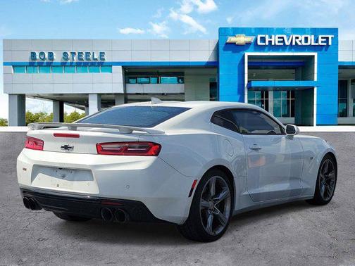 Summit White 2017 Chevrolet Camaro 2SS