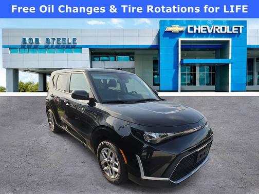 Fusion Black 2024 Kia Soul LX