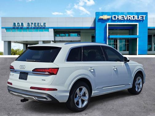 Glacier White Metallic 2023 Audi Q7 45 Premium