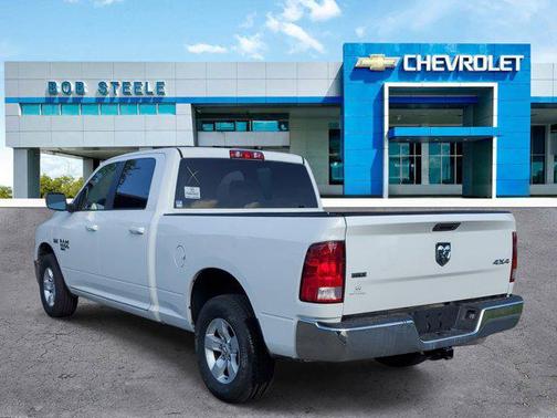 Bright White Clearcoat 2021 RAM 1500 Classic SLT