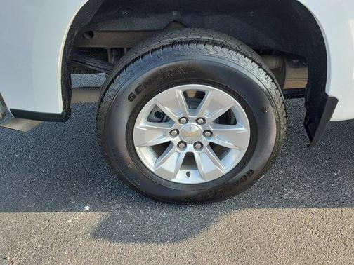 Summit White 2023 Chevrolet Silverado 1500 LT
