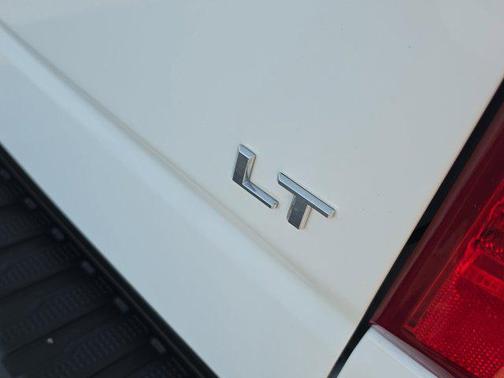 Summit White 2023 Chevrolet Silverado 1500 LT
