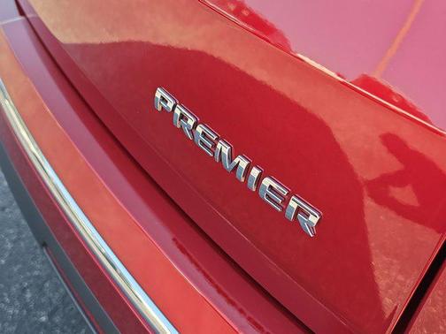 Radiant Red Tintcoat 2023 Chevrolet Traverse Premier